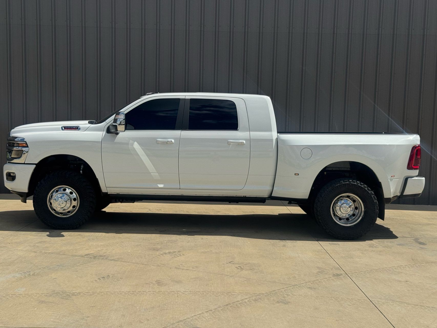 ram ram 3500 pickup 2026 3C63RRML8TG363293 image ram ram 3500 pickup 2026 3C63RRML8TG363293 image